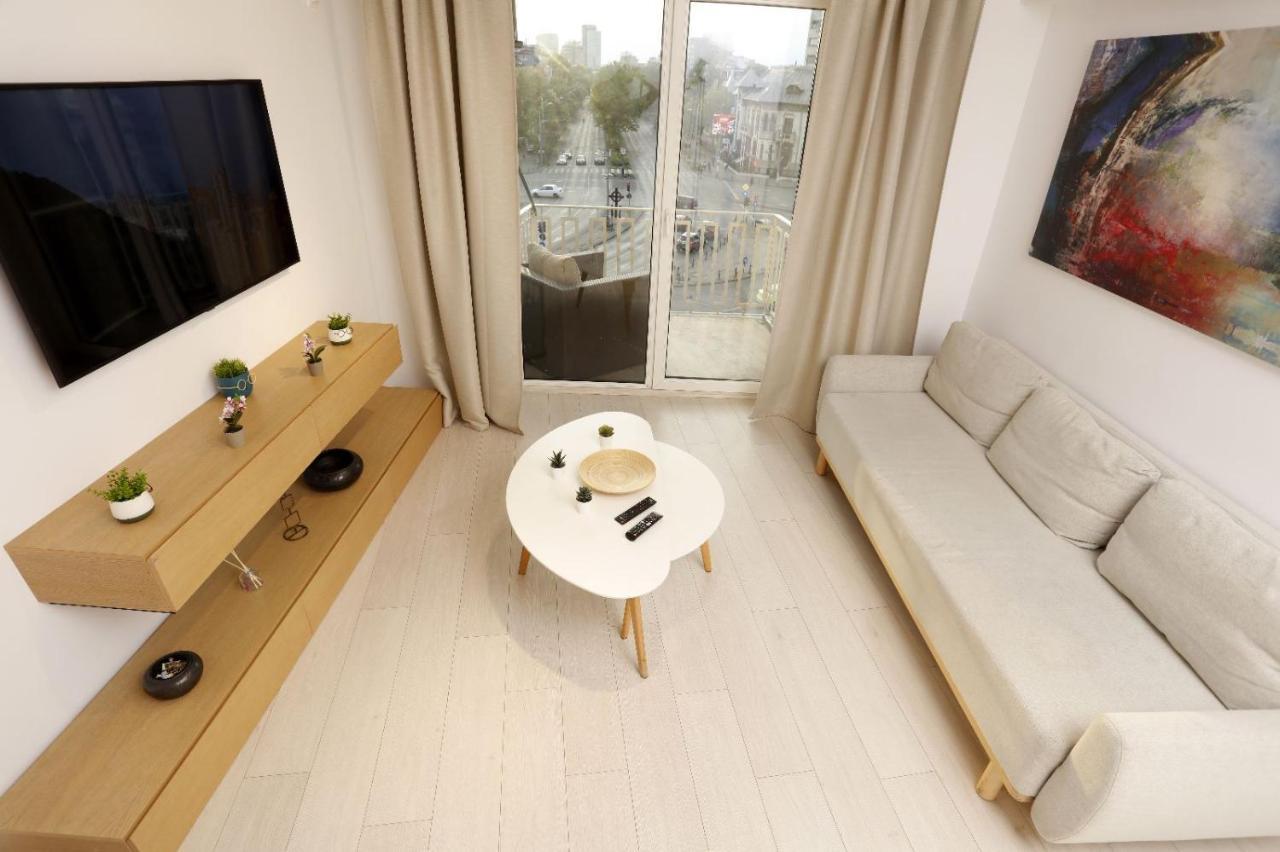 2 Bedroom Apartment With Amazing View In City Center Bucureşti Ngoại thất bức ảnh