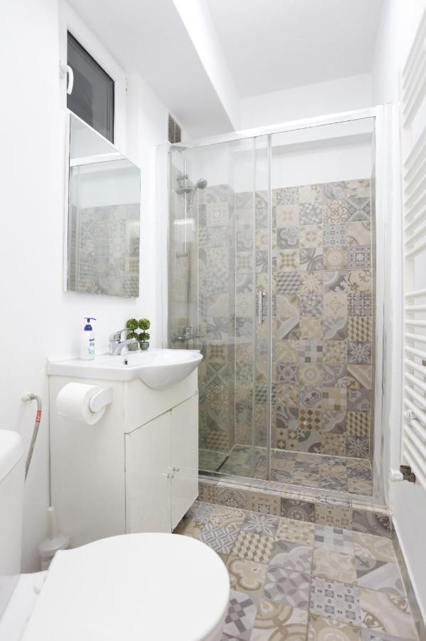 2 Bedroom Apartment With Amazing View In City Center Bucureşti Ngoại thất bức ảnh