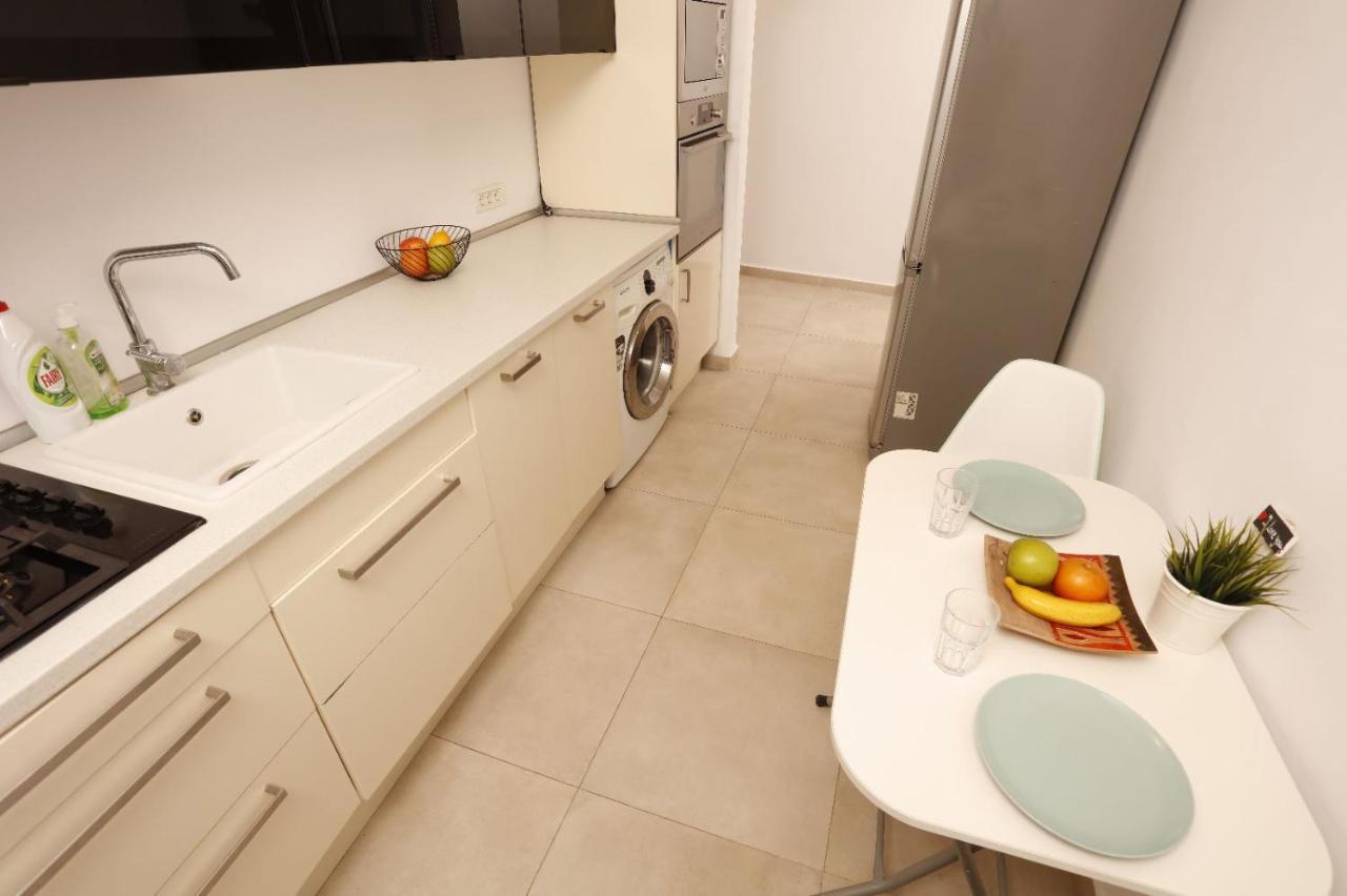 2 Bedroom Apartment With Amazing View In City Center Bucureşti Ngoại thất bức ảnh